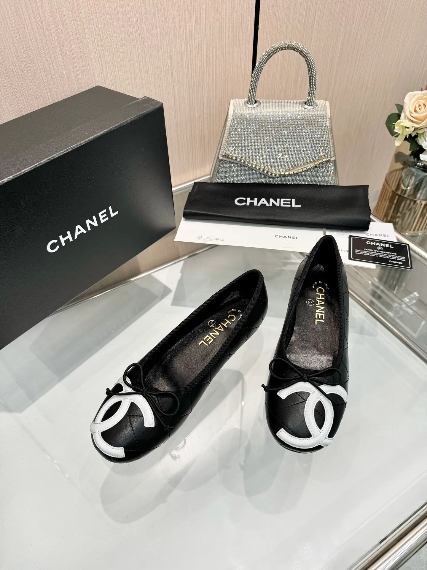 ✨Ex-factory price p500✨ Women's Shoes Women's Clothing | ²⁰²5 𝐬𝐬 🤍🤎𝐂𝐇𝐀𝐍𝐄𝐋 Chanel 26A Catwalk Style Handmade Mary Jane Women's Shoes Ballet Shoes are so amazing, the bow pattern is so cute! Even if I don’t wear flat shoes, I can’t resist the temptation! The second recommended pair of Chanel logo women's shoes has great texture and is versatile. It is made of lambskin and has an original two-color outsole. Size: 35-40 (41 can be customized and cannot be returned or exchanged)